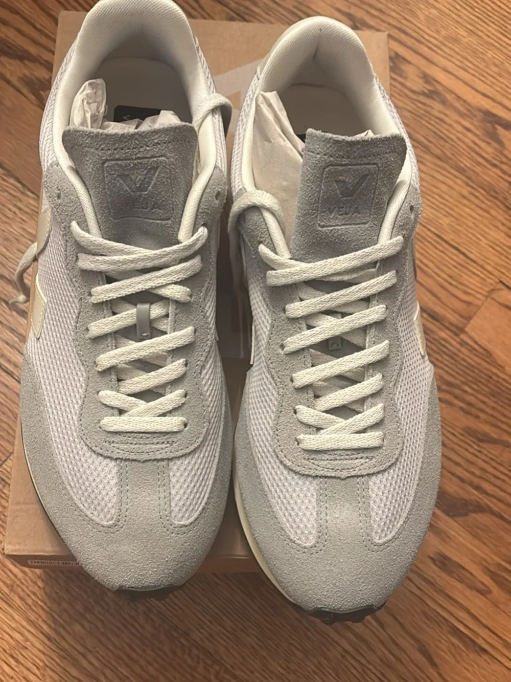 Men’s excellent condition Vejas